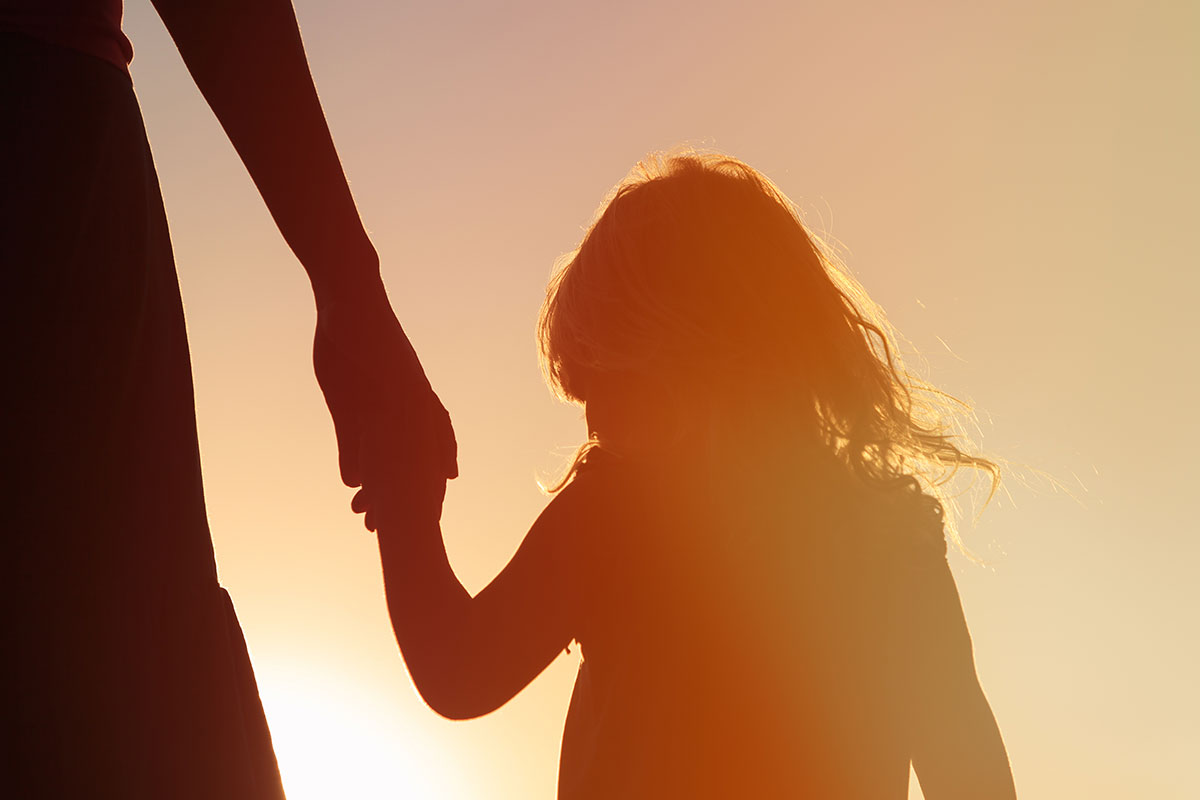 girl-hand-silhouette