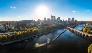 2025_FallDowntown_MississippiRiver_CREDIT_OmarGhrayeb@OGEEVISUALS_CourtesyOfMeetMinneapolis-small